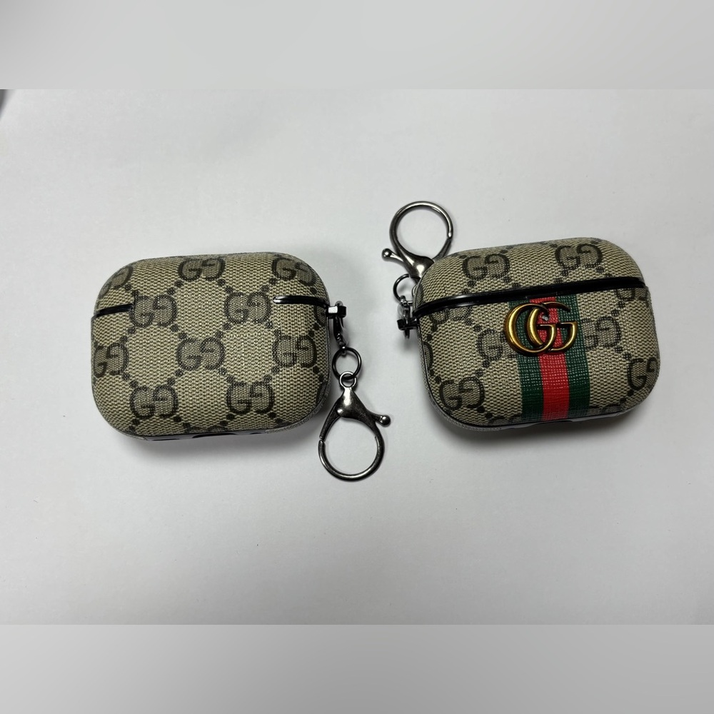 DESIGNER AIRPOD PRO GENERATION 3 PROTECTIVE CASE W/KEYRING - Picture 5 of 6